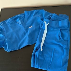 FIGS Royal blue set // SMALL